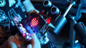 [4K] Robotelul meu are o inimioara (microbit) - Daniel Stefan