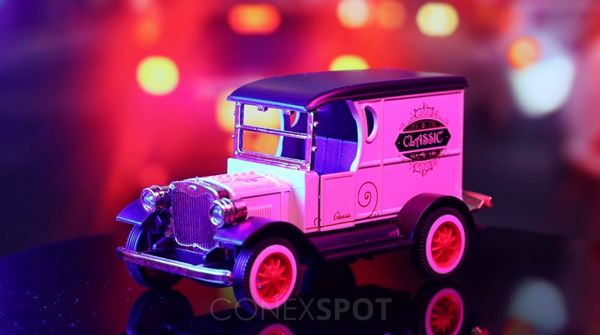 Vintage Model Toy Classical Car (Ambiental) - ConexSpot